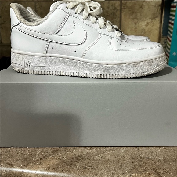 Women’s Air Force 1 ‘07 shoes - Picture 1 of 16